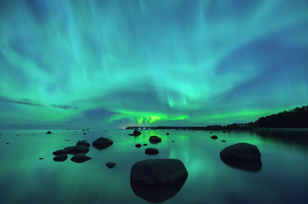 Aurora-borealis-northern-lights-over-the-Gulf-of-Finland