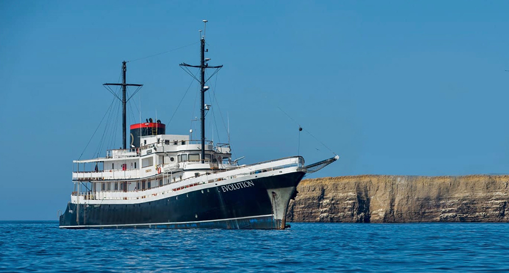 Evolution-yacht-for-small-ship-tours-of-the-Galapagos-Islands