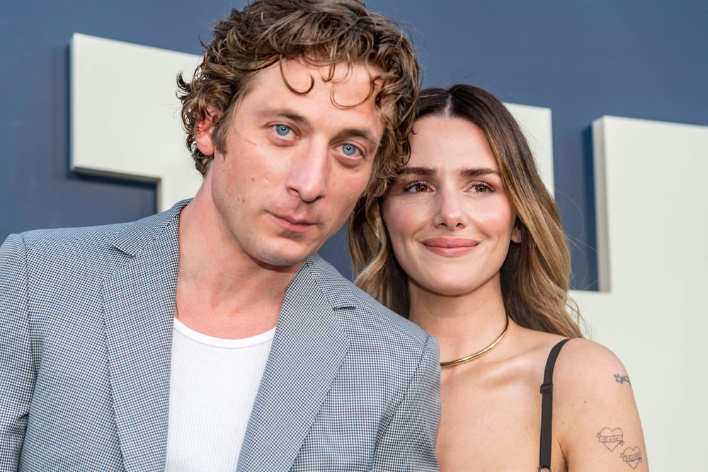 Jeremy-Allen-White-with-wife-actress-Addison-Timlin