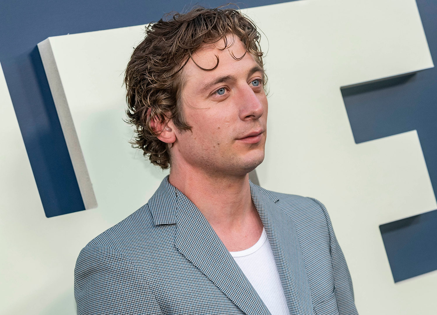 Jeremy-Allen-White