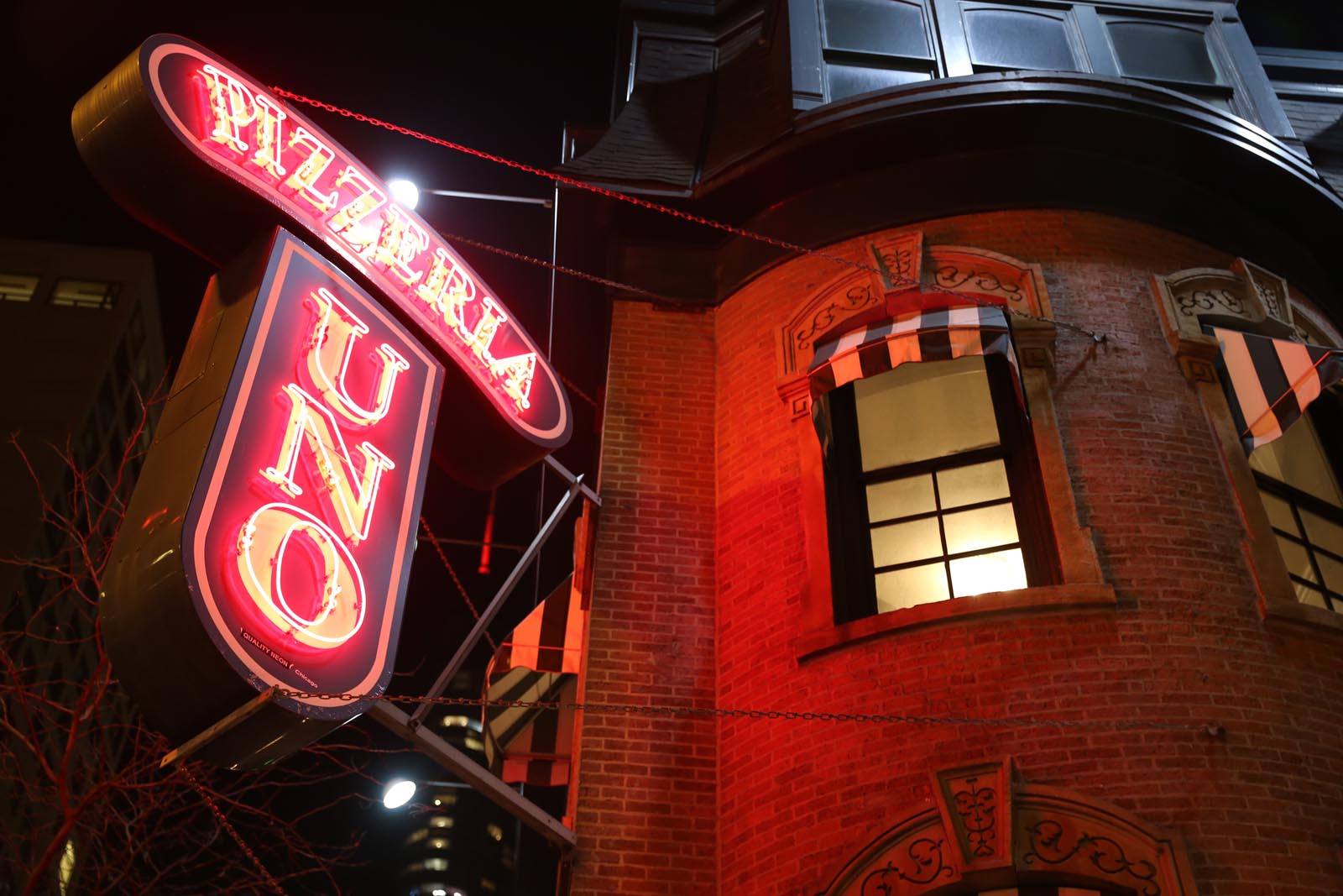 Pizzeria Uno in Chicago neon sign