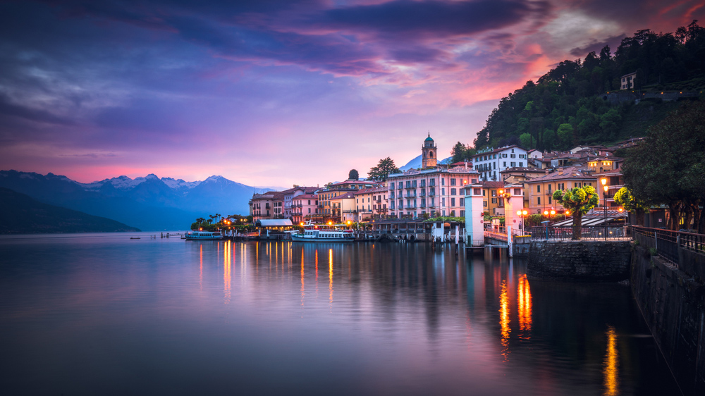 Romantic-sunrise-over-Bellagio,-Lake-Como