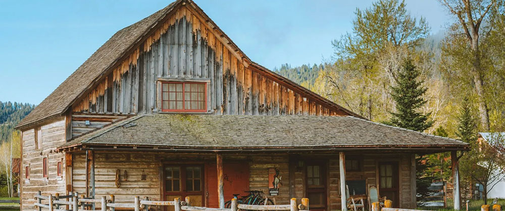 barn-exterior lodging