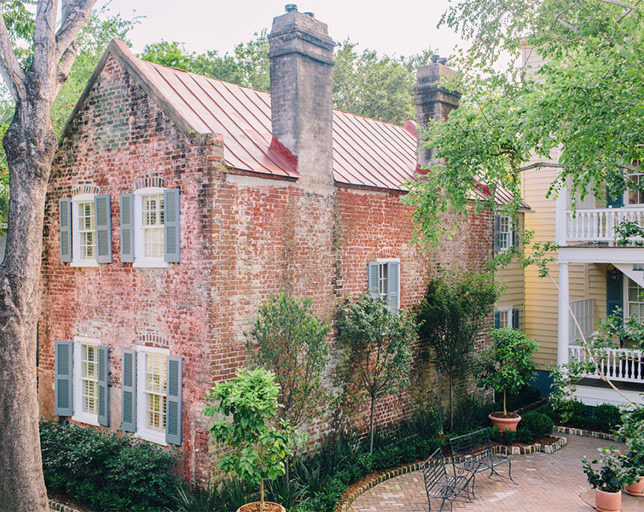 exterior-of-top-luxury-hotels-in-Charleston