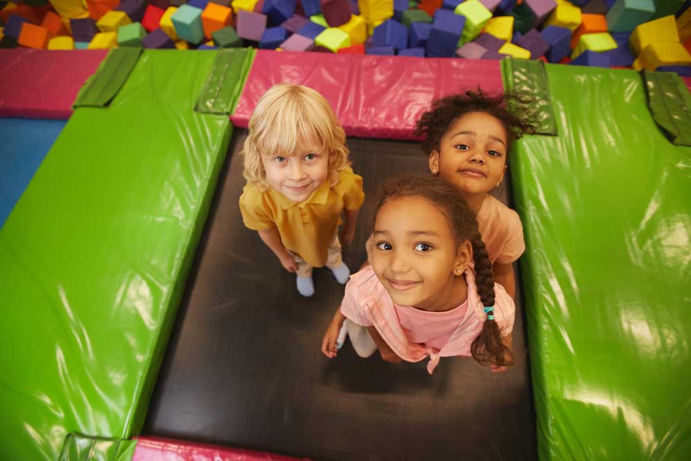 kids-in-an-indoor-trampoline-park