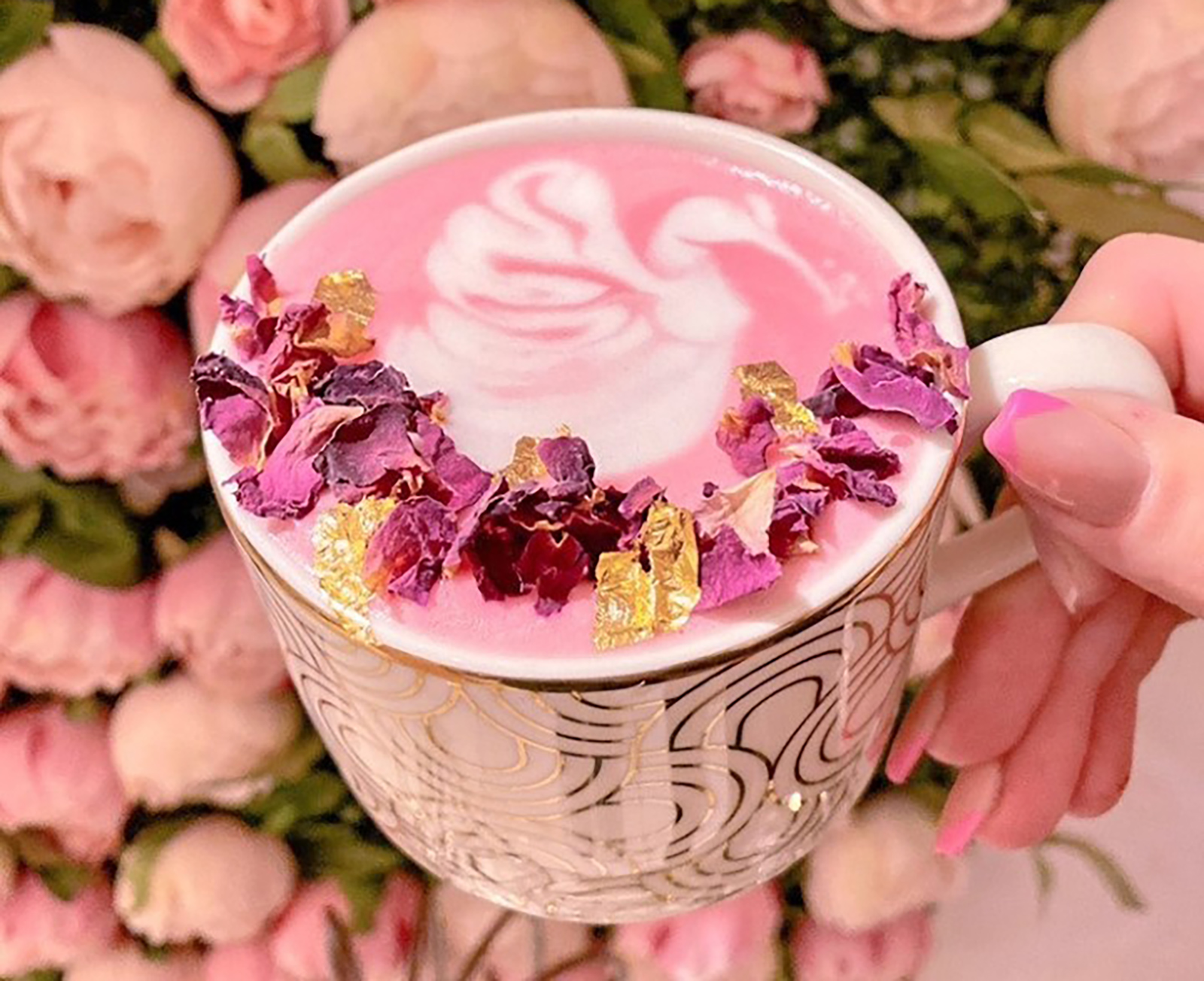 latte-with-flowers-in-a-pink-cup
