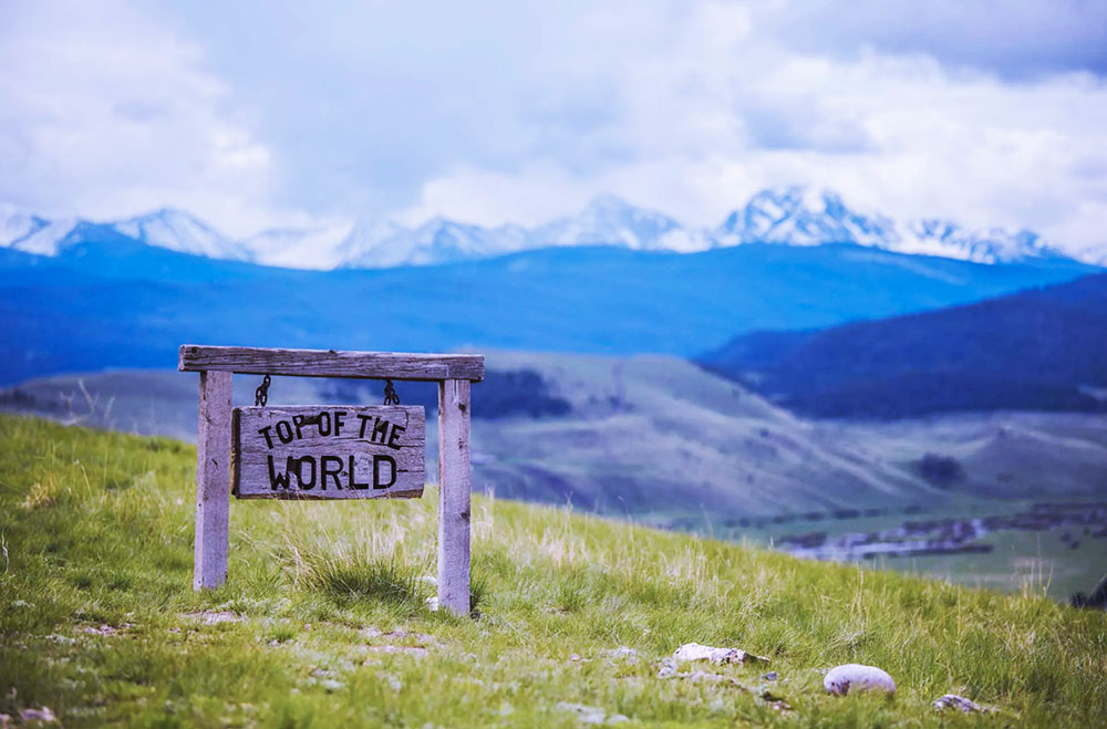 wide-open-range-with-mountains